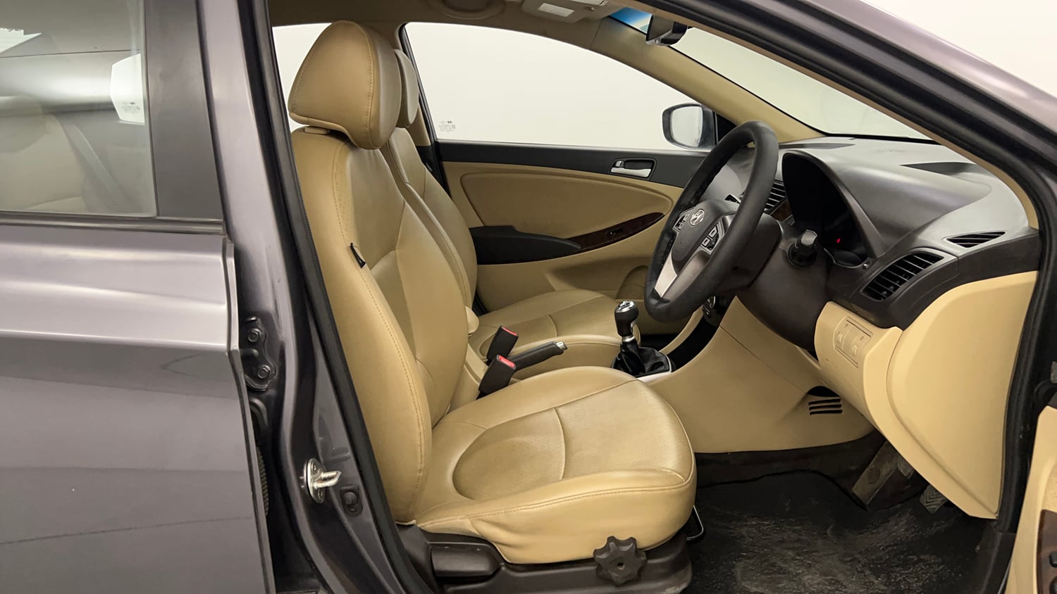 Used 2015 Hyundai Fluidic Verna 4S 1.6 VTVT SX Petrol Manual interior RIGHT SIDE FRONT DOOR CABIN VIEW