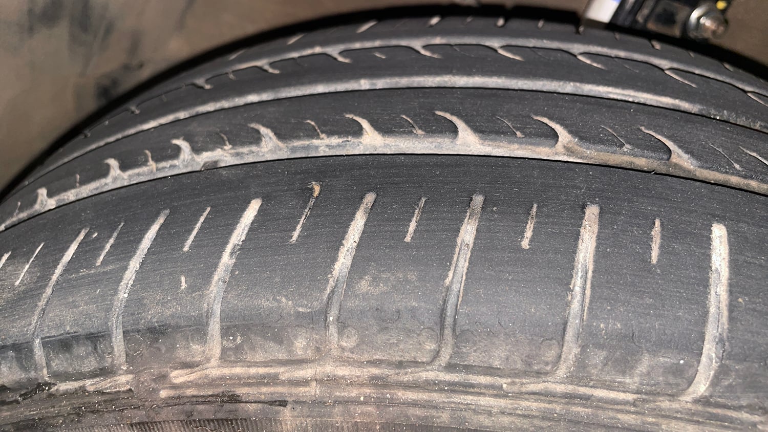 Used 2022 Maruti Suzuki Ciaz Zeta 1.5 Petrol Manual tyres LEFT FRONT TYRE TREAD VIEW