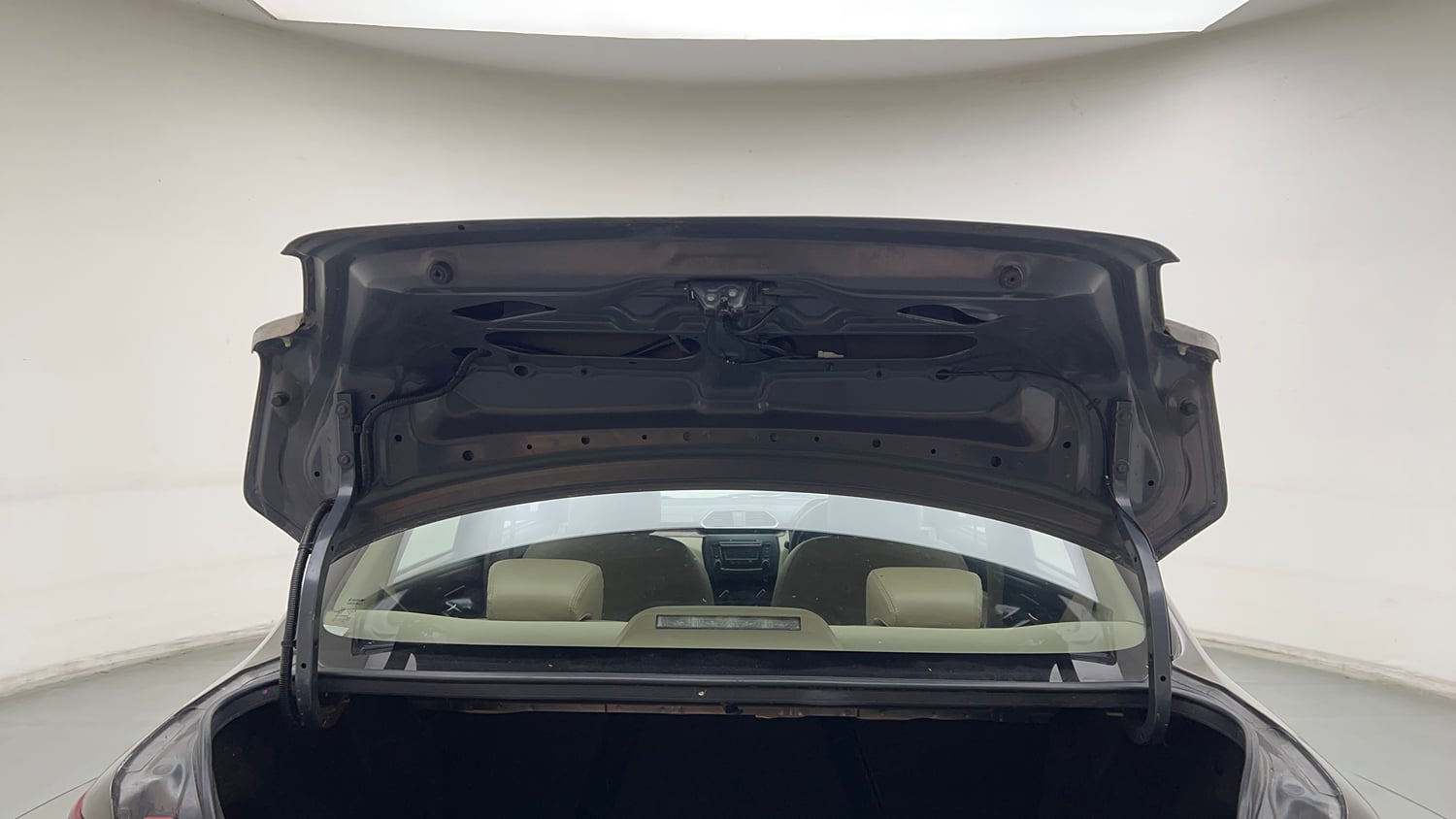 Used 2018 Maruti Suzuki Dzire VXi AMT Petrol Automatic interior DICKY DOOR OPEN VIEW