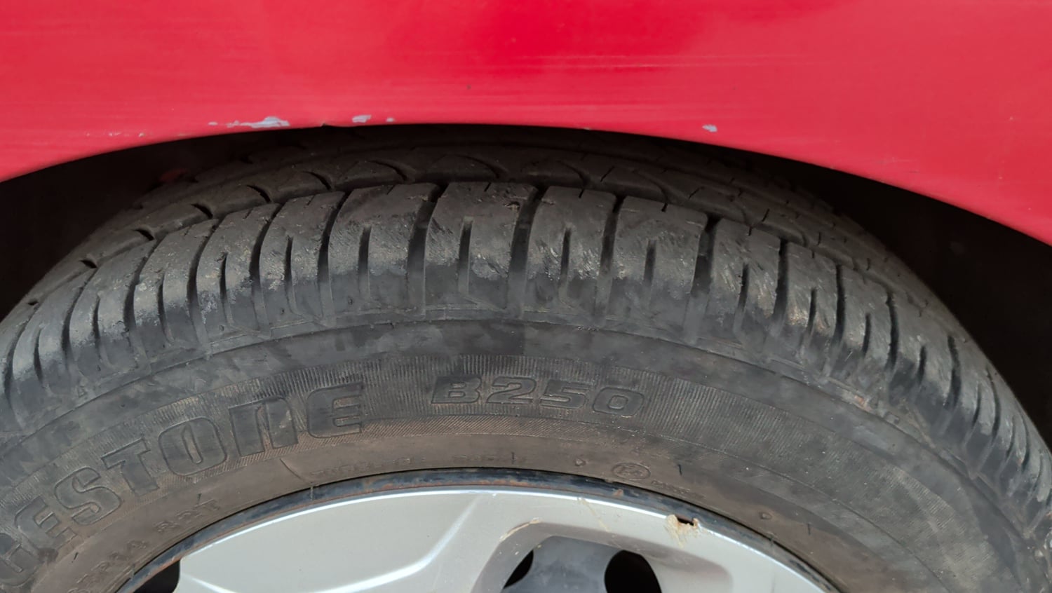 Used 2021 Tata Tiago XT Petrol Manual tyres LEFT FRONT TYRE TREAD VIEW