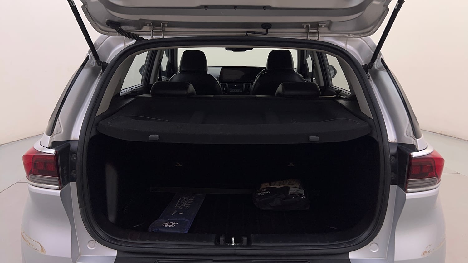 Used 2022 Kia Sonet GTX Plus 1.0 DCT Petrol Automatic interior DICKY INSIDE VIEW