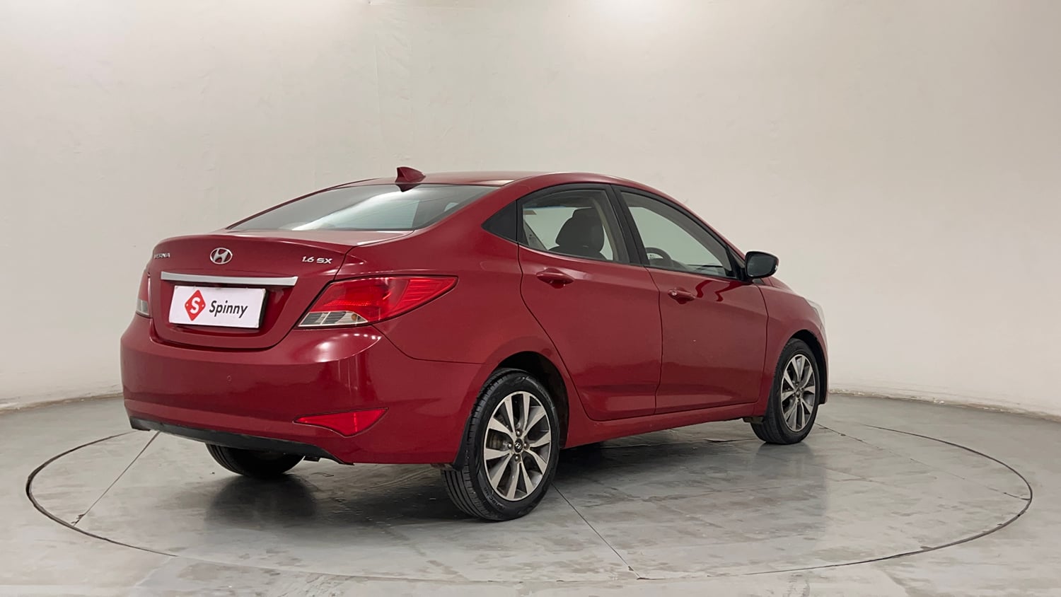 Used 2016 Hyundai Verna 1.6 CRDI SX Diesel Manual exterior RIGHT REAR CORNER VIEW