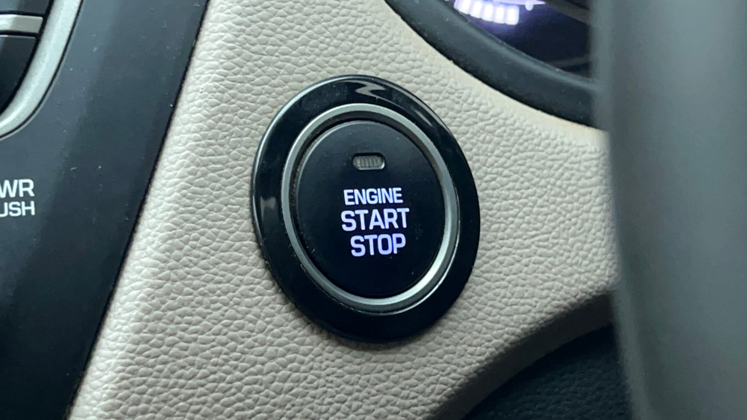 Used 2018 Hyundai Elite i20 Asta 1.2 (O) Petrol Manual top_features Keyless start