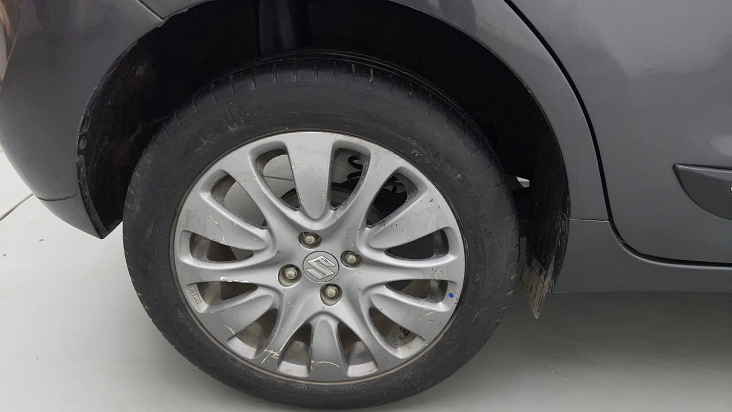 Used 2018 Maruti Suzuki Baleno Zeta 1.2 Petrol Manual tyres RIGHT REAR TYRE RIM VIEW