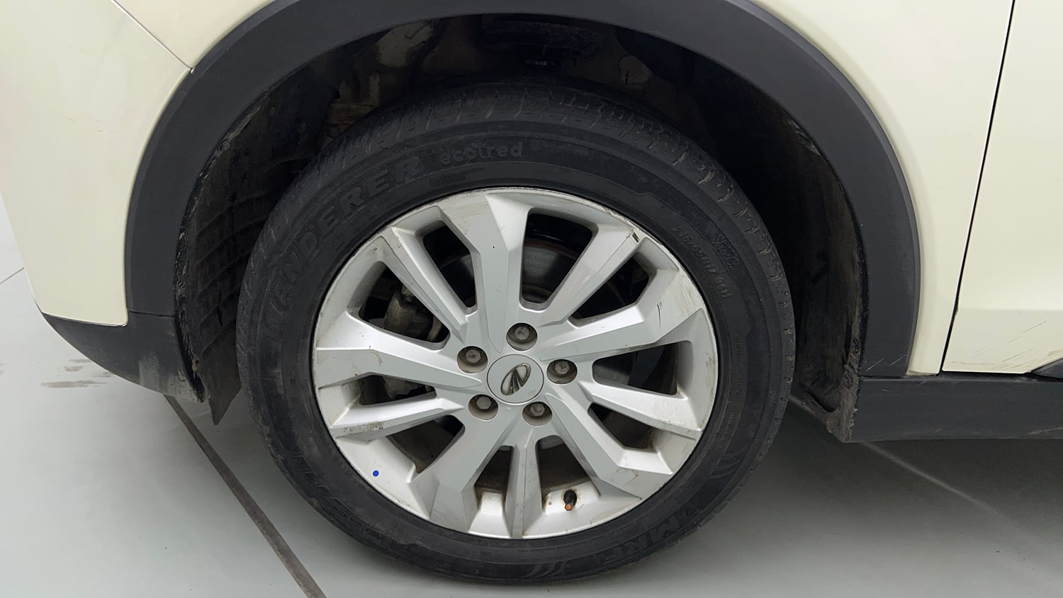 Used 2021 Mahindra XUV 300 W8 1.2 Petrol Petrol Manual tyres LEFT FRONT TYRE RIM VIEW