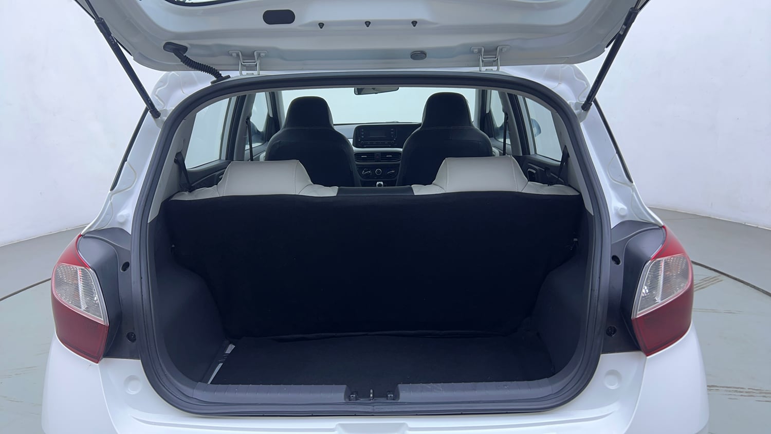 Used 2022 Hyundai Grand i10 Nios Magna AMT 1.2 Kappa VTVT Petrol Automatic interior DICKY INSIDE VIEW