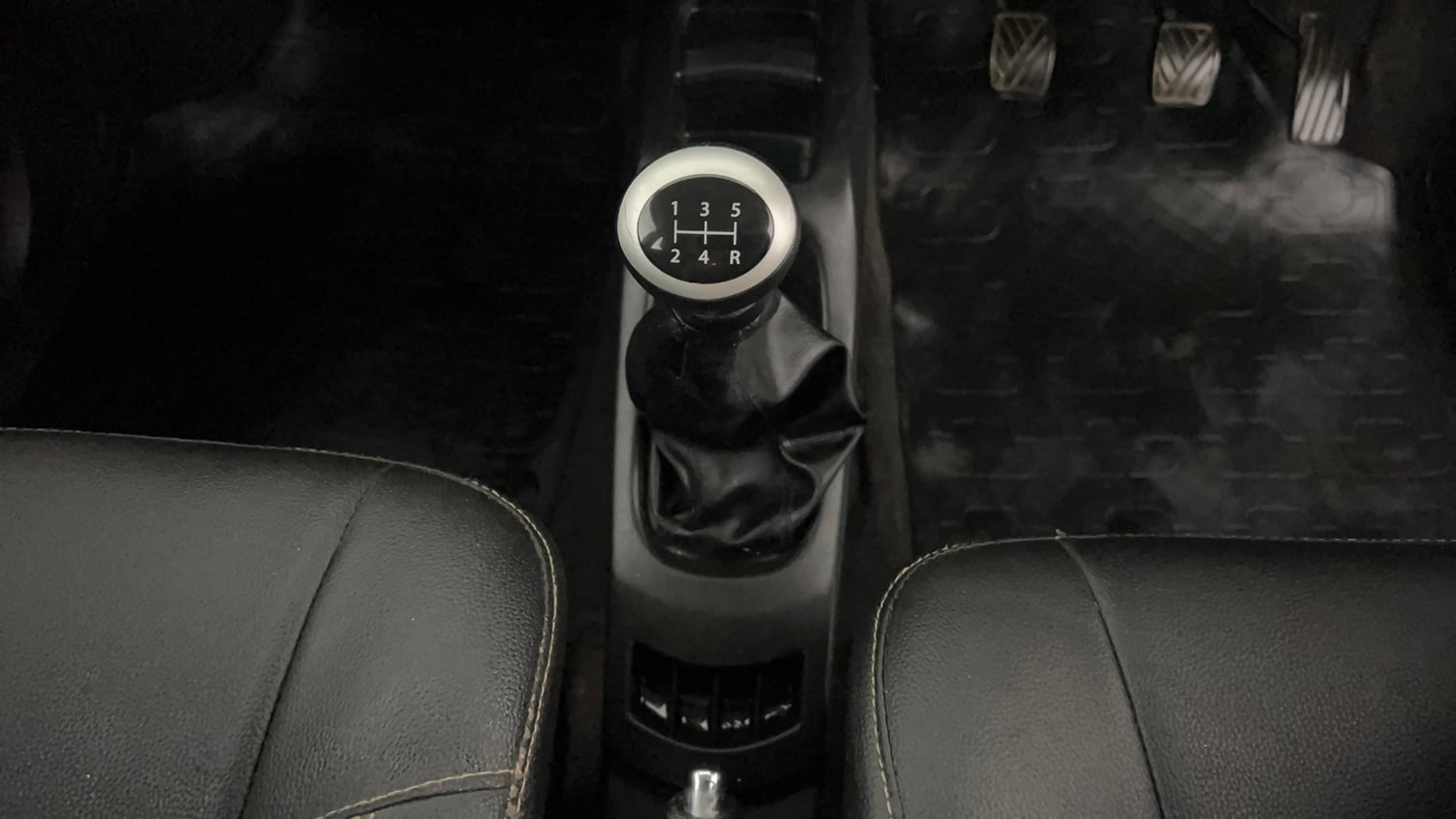 Used 2015 Maruti Suzuki Wagon R VXI Petrol Manual interior GEAR  KNOB VIEW