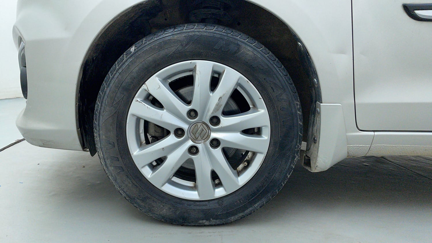 Used 2017 Maruti Suzuki Ertiga ZXI+ Petrol Manual tyres LEFT FRONT TYRE RIM VIEW