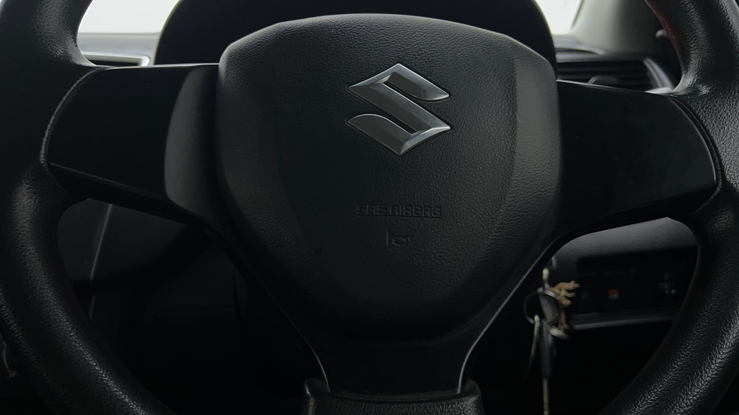 Used 2017 Maruti Suzuki Swift Lxi (O) Petrol Manual top_features Airbags