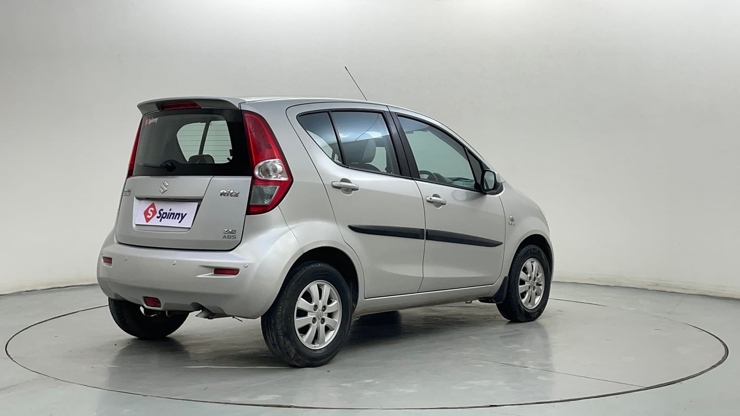 Used 2015 Maruti Suzuki Ritz Zxi BS-IV Petrol Manual exterior RIGHT REAR CORNER VIEW