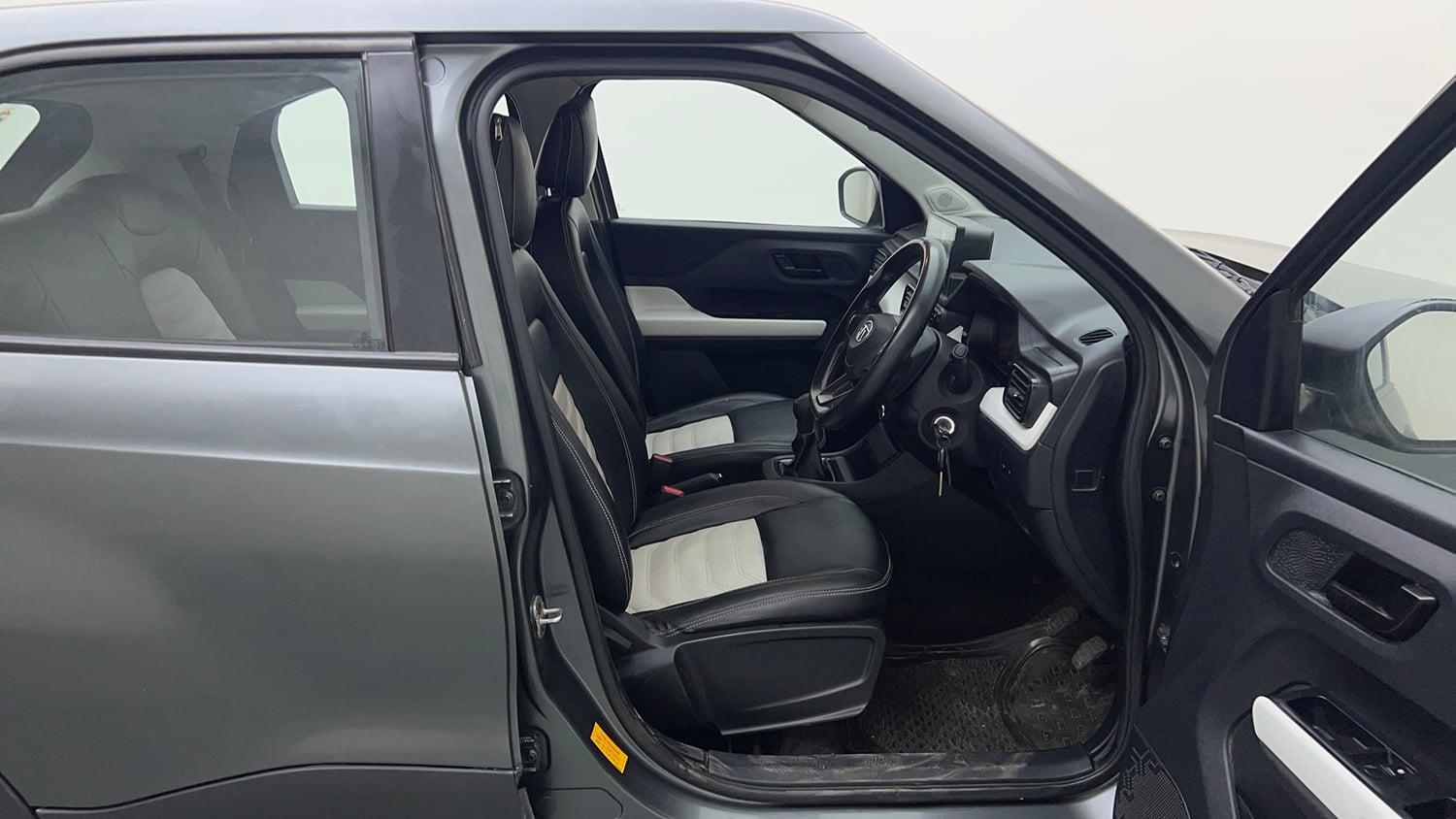Used 2023 Tata Punch Pure MT Petrol Manual interior RIGHT SIDE FRONT DOOR CABIN VIEW