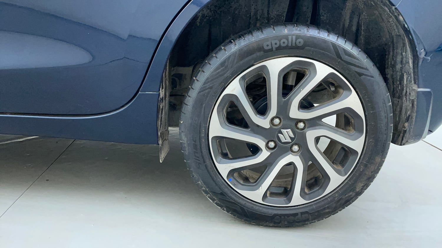Used 2022 Maruti Suzuki Baleno Alpha AGS Petrol Automatic tyres LEFT REAR TYRE RIM VIEW