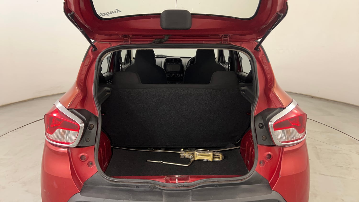 Used 2017 Renault Kwid RXT Petrol Manual interior DICKY INSIDE VIEW