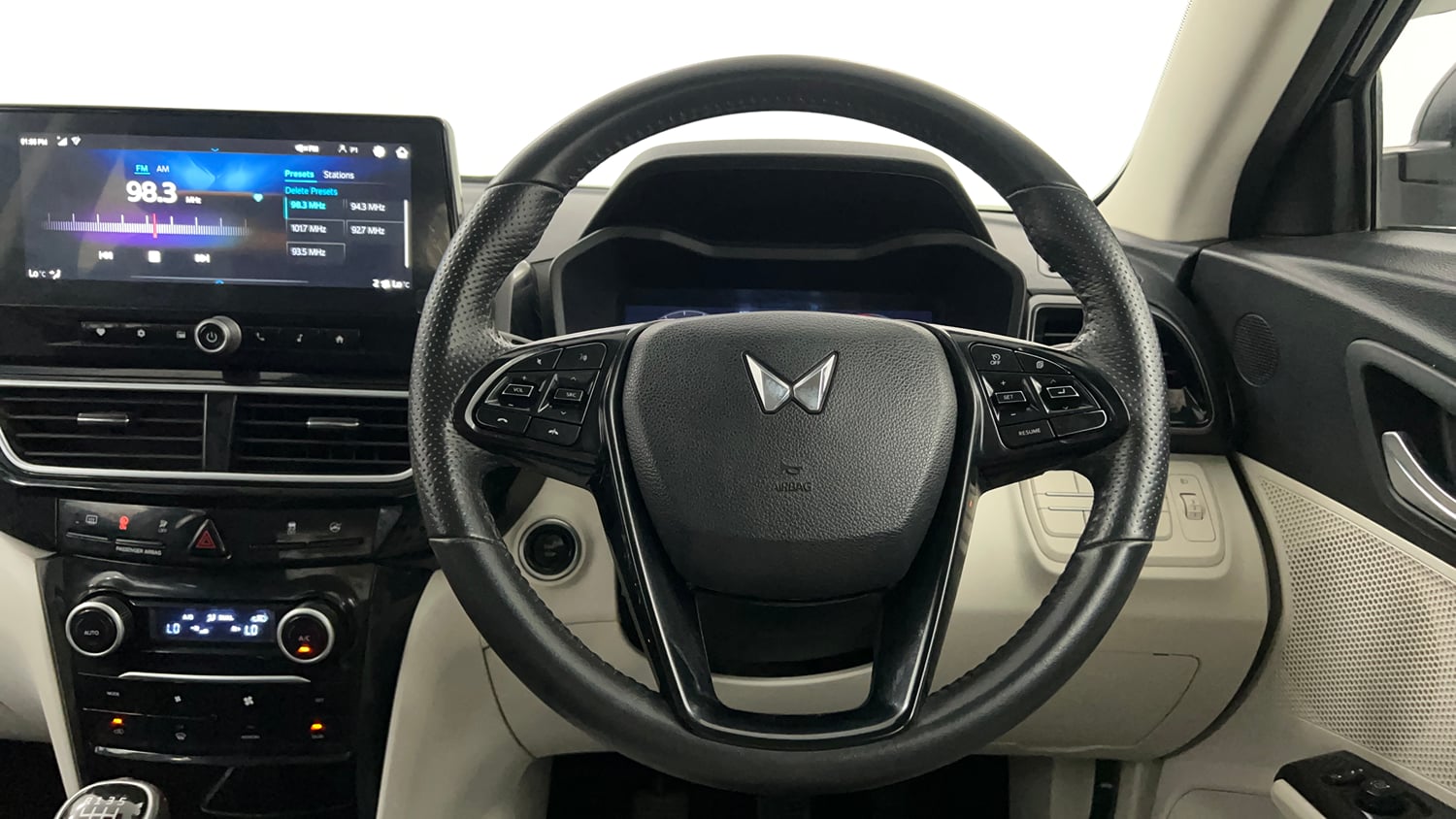 Used 2024 Mahindra XUV 3XO AX5 1.5 Diesel Diesel Manual interior STEERING VIEW