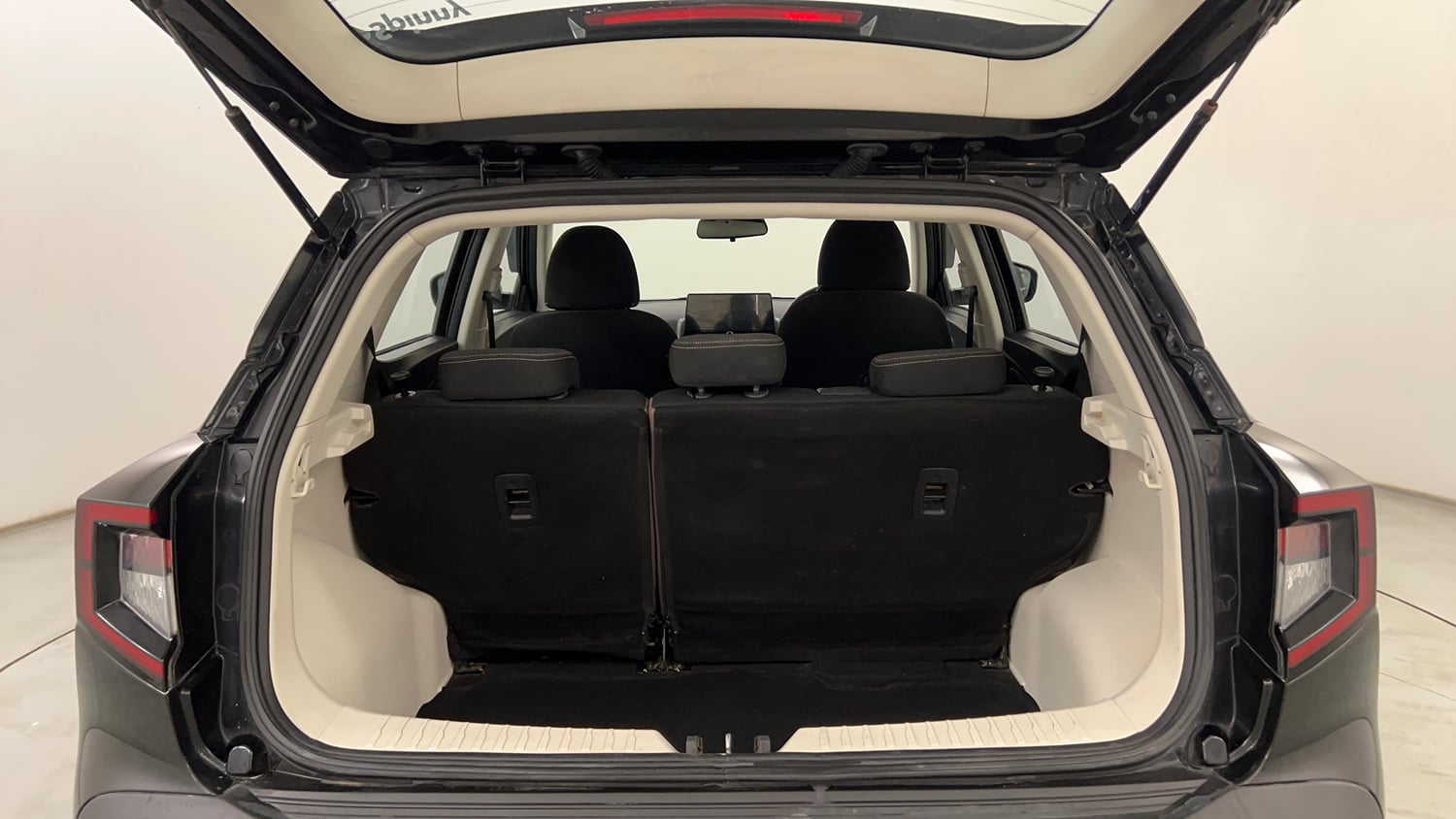 Used 2024 Mahindra XUV 3XO AX5 1.5 Diesel Diesel Manual interior DICKY INSIDE VIEW