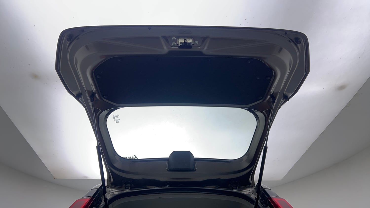 Used 2020 Maruti Suzuki Wagon R 1.0 LXi 1.0 Petrol Manual interior DICKY DOOR OPEN VIEW