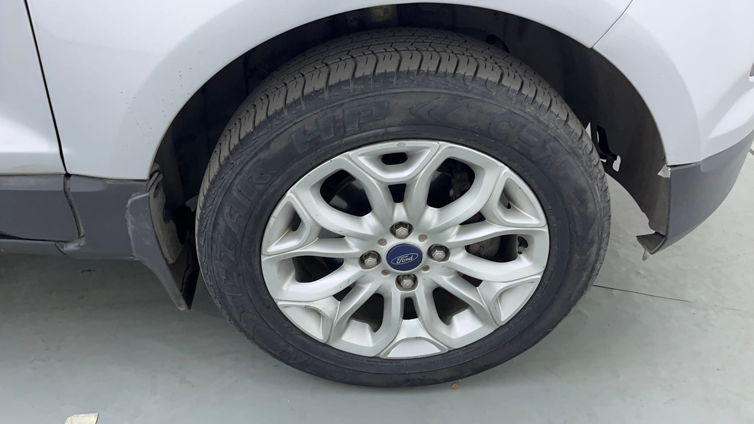 Used 2014 Ford EcoSport Titanium 1.5 TDCi Diesel Manual tyres RIGHT FRONT TYRE RIM VIEW