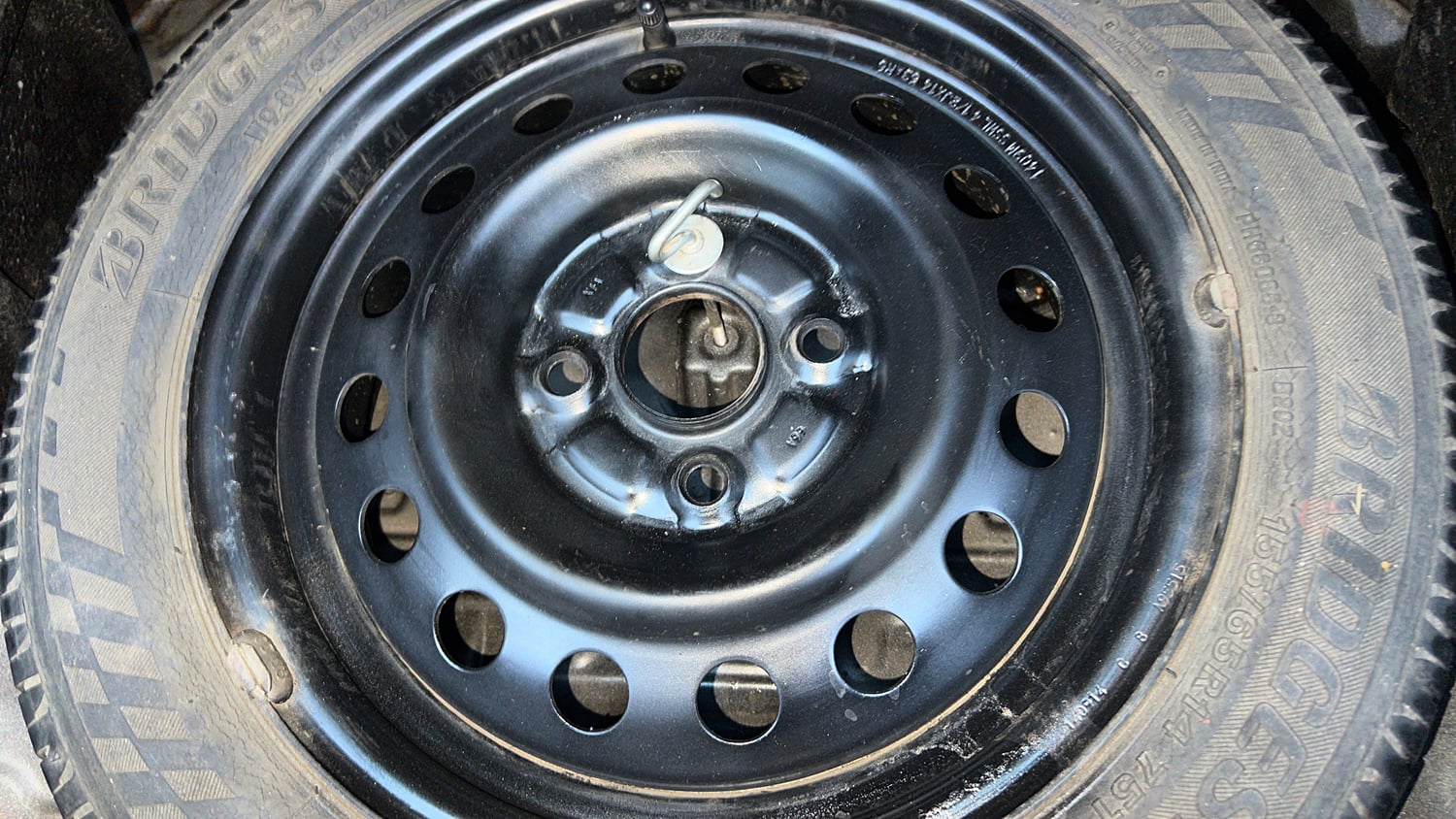 Used 2014 Maruti Suzuki Wagon R VXI Petrol Manual tyres SPARE TYRE VIEW