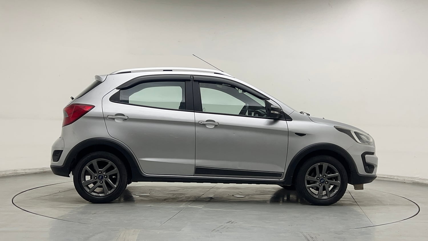 Used 2018 Ford Freestyle Titanium 1.2 Ti-VCT Petrol Manual exterior RIGHT SIDE VIEW