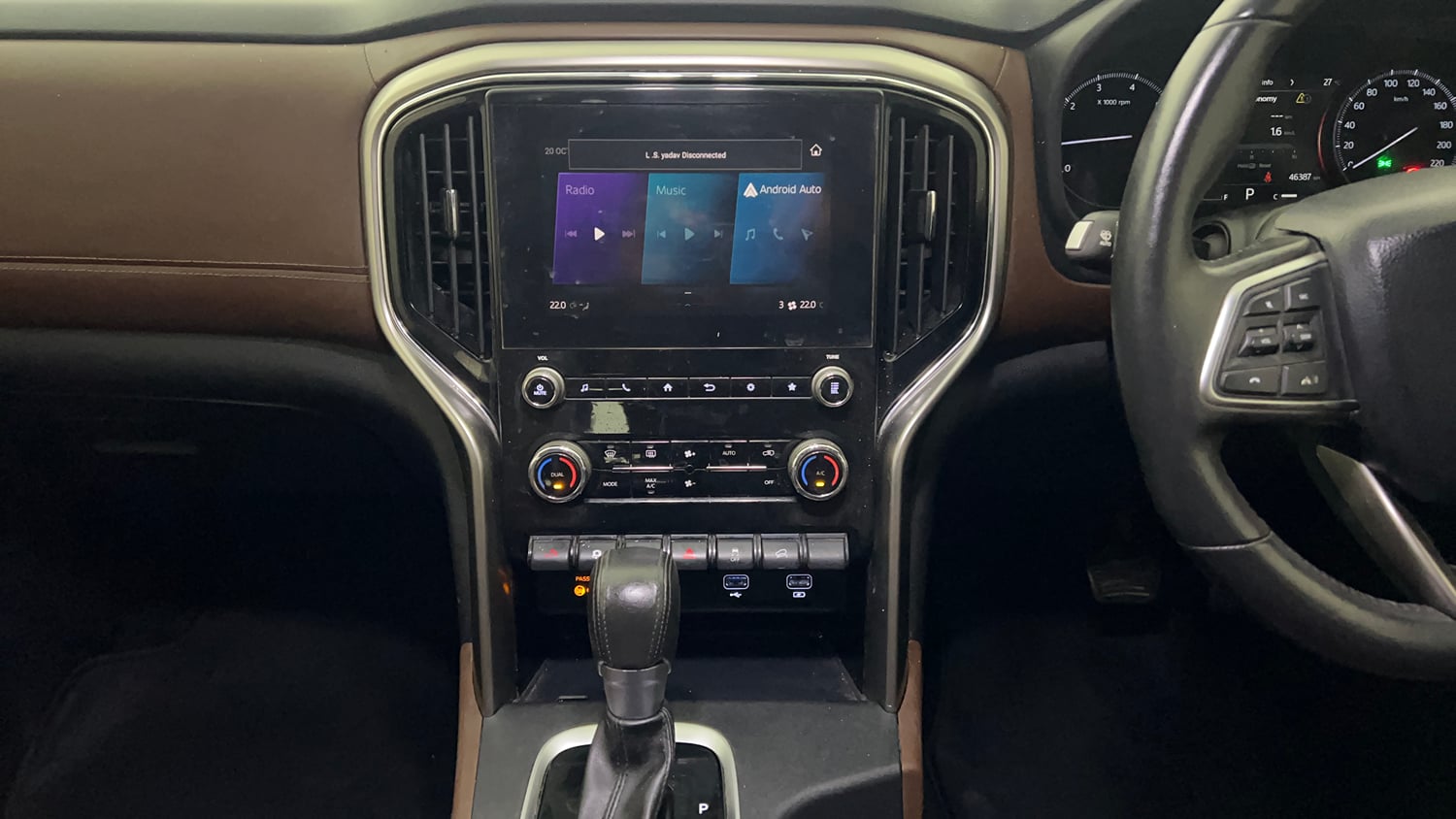 Used 2022 Mahindra Scorpio N Z8 L Petrol AT 7 STR Petrol Automatic interior MUSIC SYSTEM & AC CONTROL VIEW