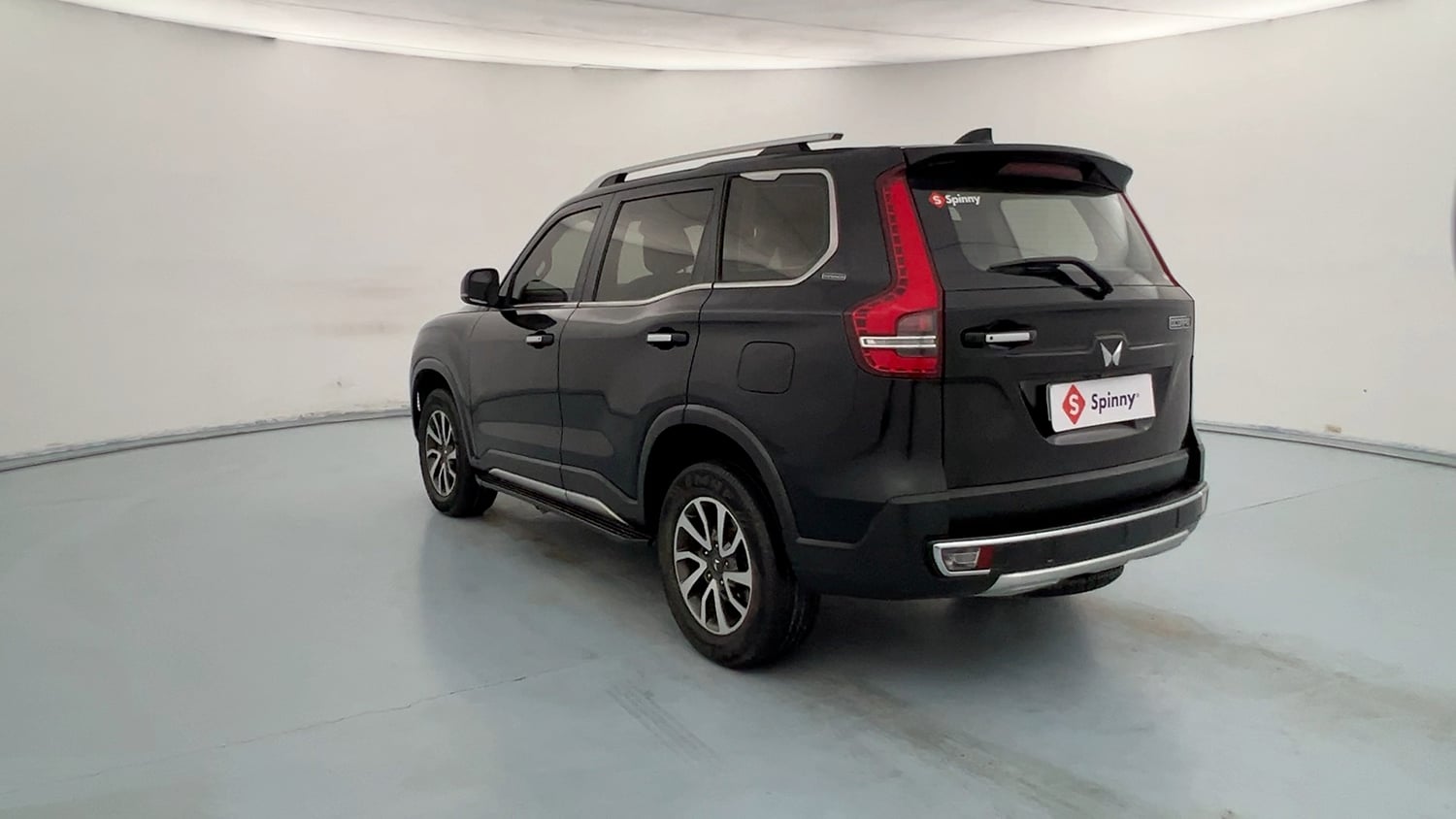 Used 2022 Mahindra Scorpio N Z8 L Petrol AT 7 STR Petrol Automatic exterior LEFT REAR CORNER VIEW