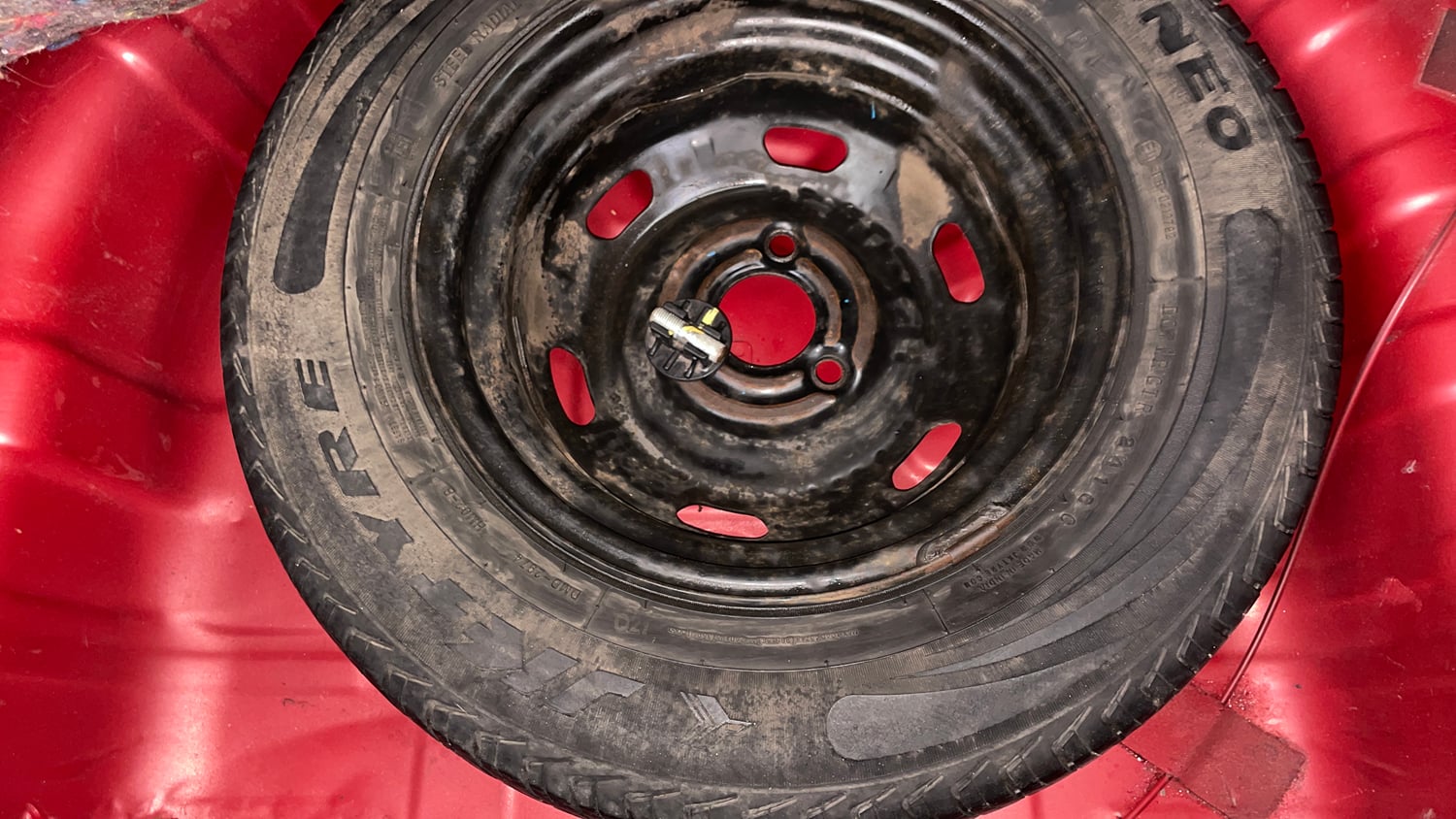 Used 2016 Renault Kwid RXT Petrol Manual tyres SPARE TYRE VIEW