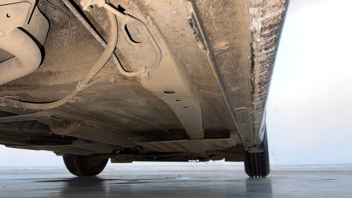 Used 2020 Maruti Suzuki Dzire VXi Petrol Manual extra REAR RIGHT UNDERBODY VIEW