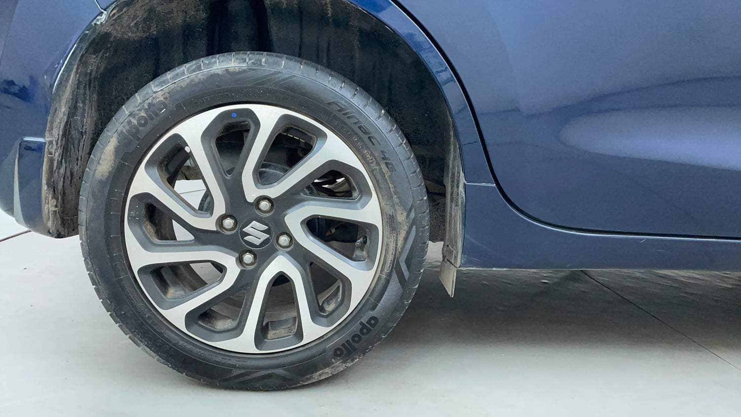 Used 2022 Maruti Suzuki Baleno Alpha AGS Petrol Automatic tyres RIGHT REAR TYRE RIM VIEW