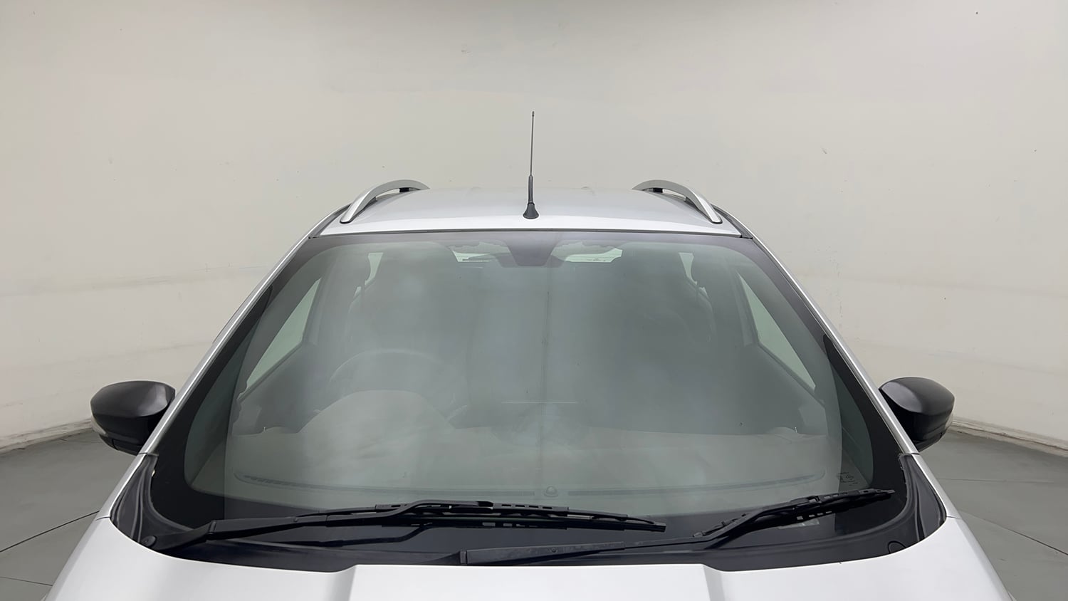 Used 2018 Ford Freestyle Titanium 1.2 Ti-VCT Petrol Manual exterior FRONT WINDSHIELD VIEW