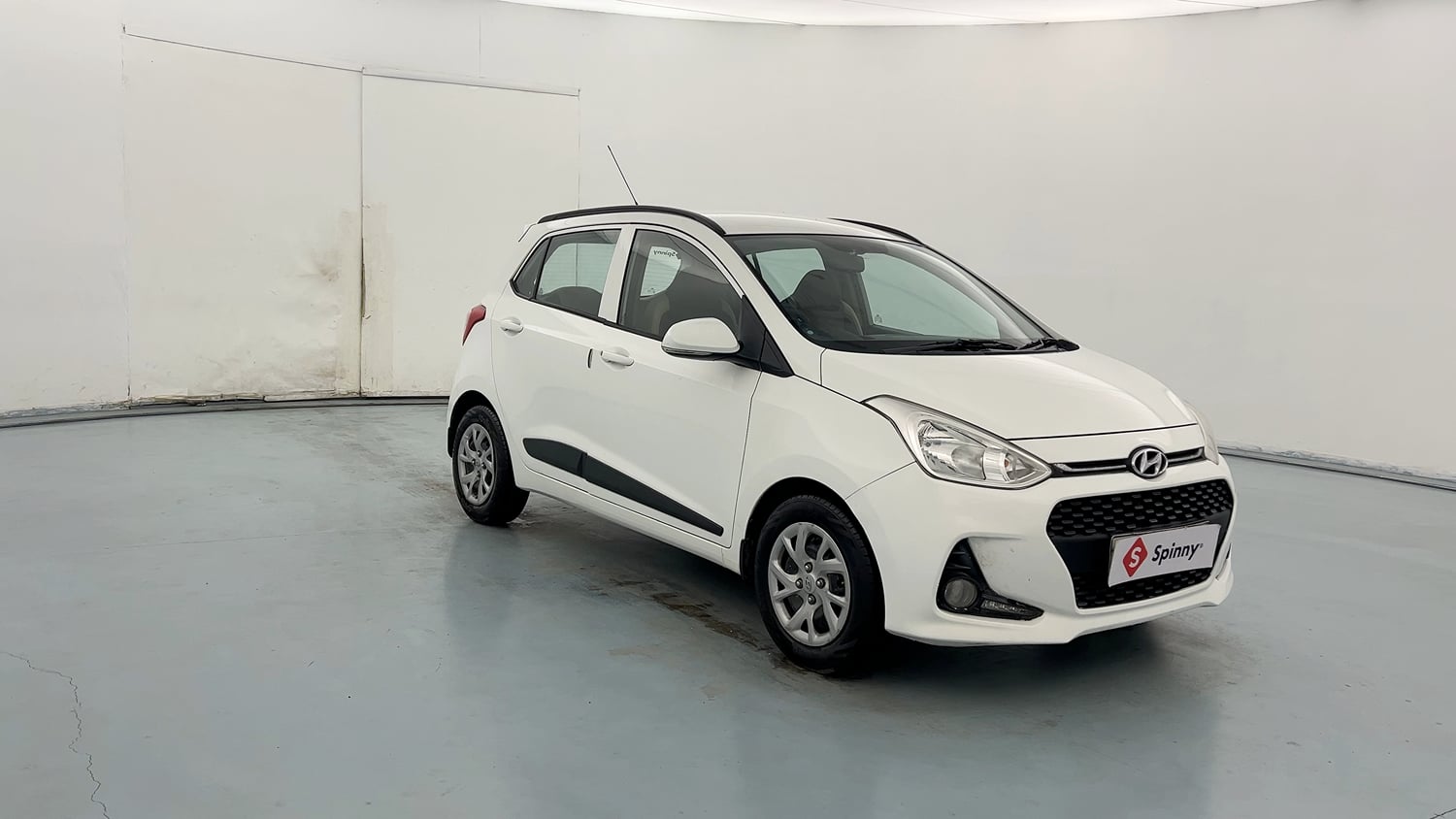 Used 2019 Hyundai Grand i10 Sportz 1.2 Kappa VTVT Petrol Manual exterior RIGHT FRONT CORNER VIEW