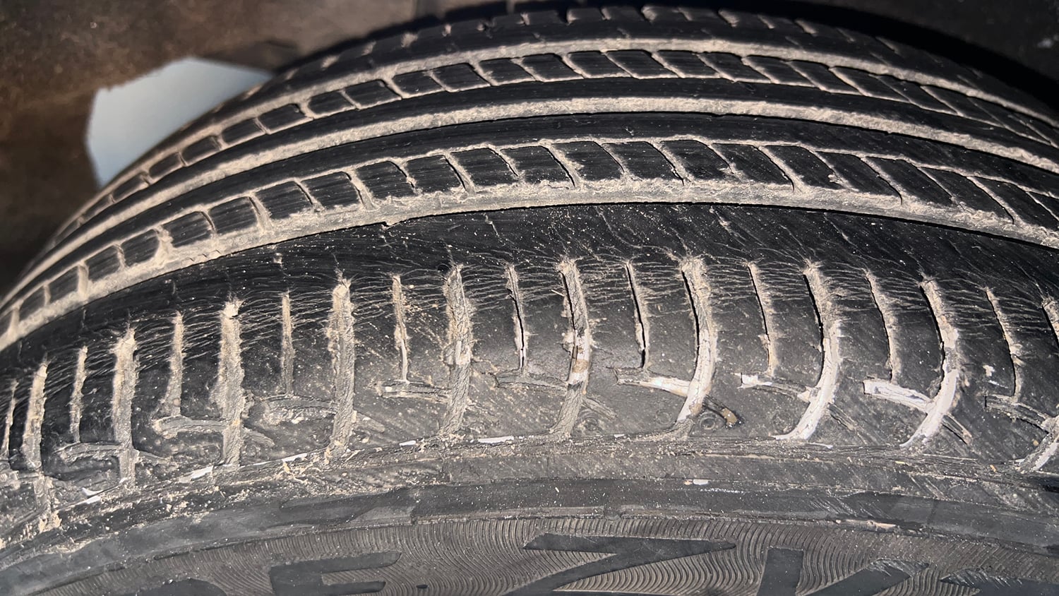 Used 2017 Maruti Suzuki Baleno Delta 1.2 Petrol Manual tyres RIGHT REAR TYRE TREAD VIEW