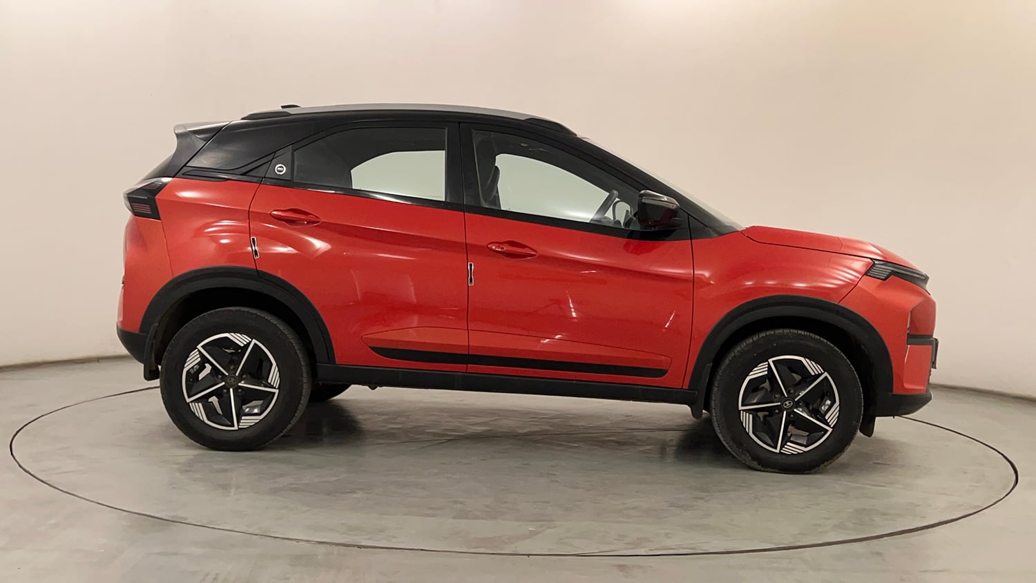 Used 2025 Tata Nexon Fearless Plus S 1.5 Revotorq Diesel 6MT DT Diesel Manual exterior RIGHT SIDE VIEW