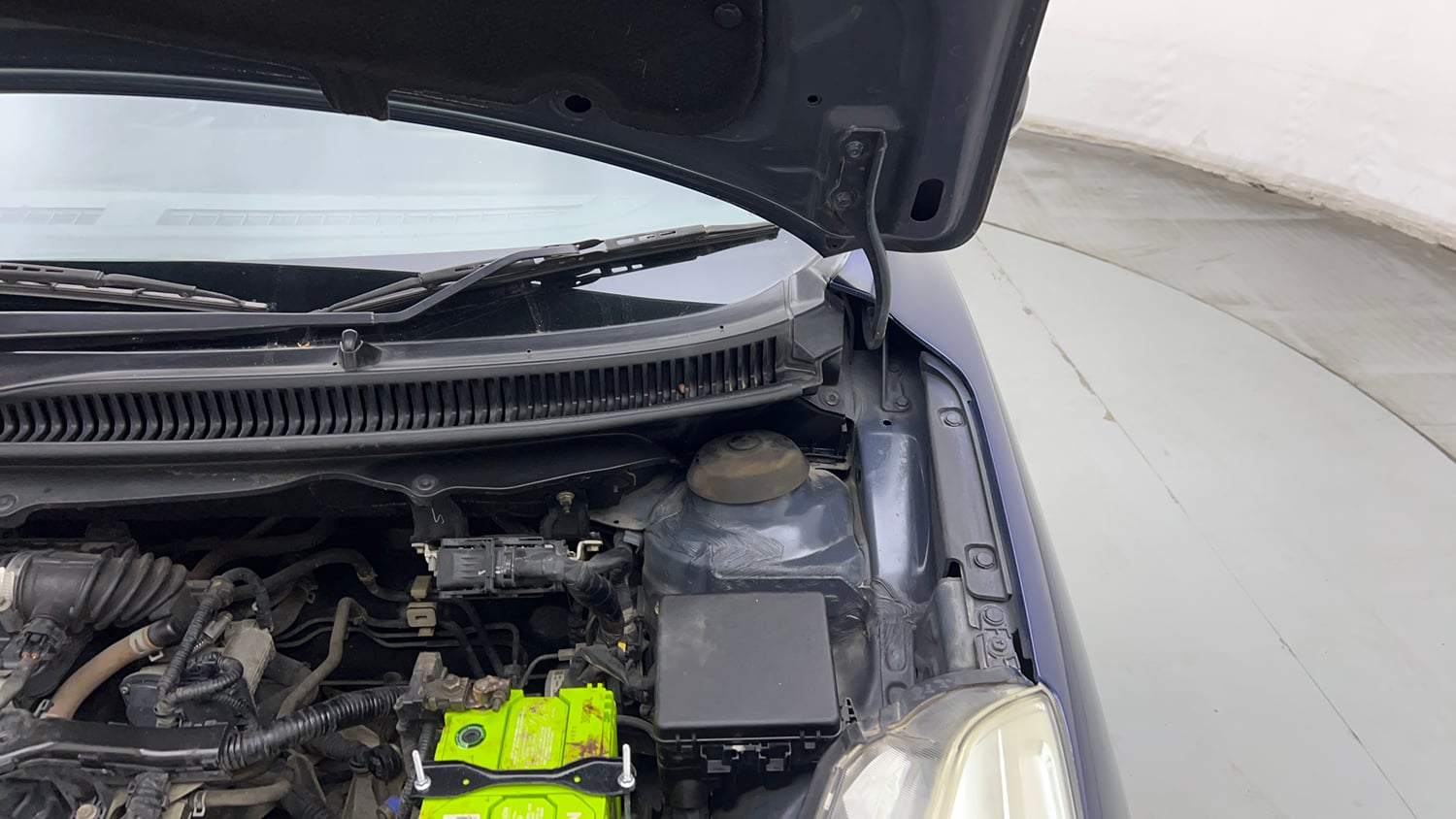 Used 2018 Maruti Suzuki Baleno Delta 1.2 Petrol Manual engine ENGINE LEFT SIDE HINGE & APRON VIEW