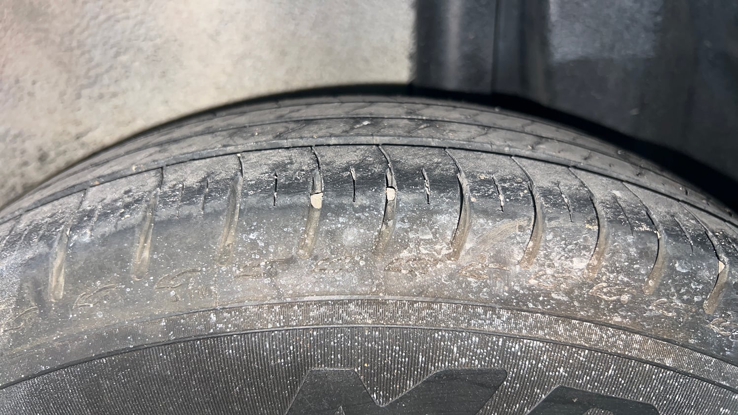 Used 2013 Maruti Suzuki Ritz Vxi BS-IV Petrol Manual tyres LEFT REAR TYRE TREAD VIEW