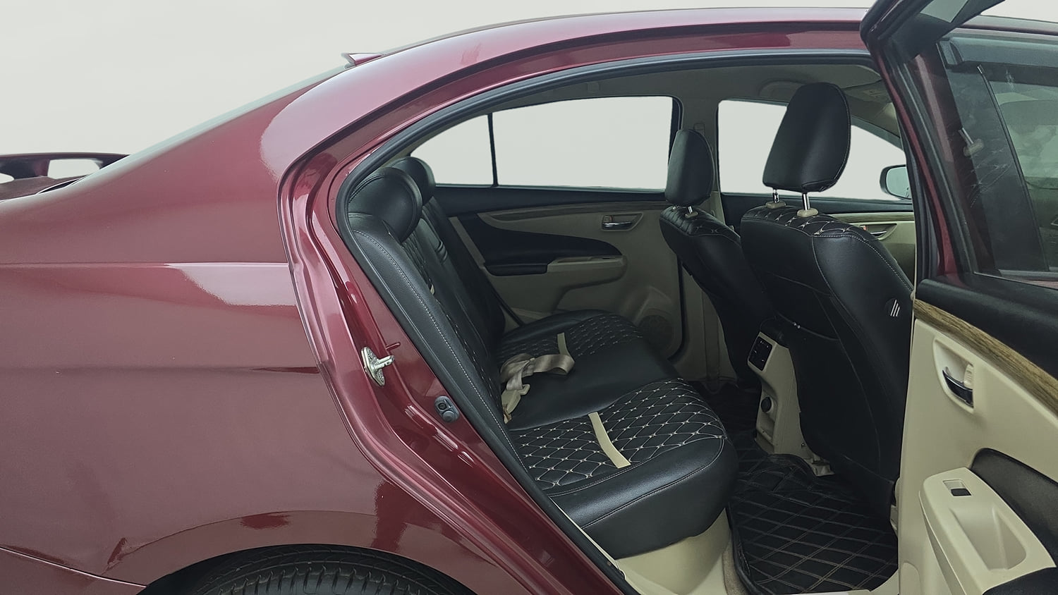Used 2019 Maruti Suzuki Ciaz Delta Hybrid 1.5 Petrol Manual interior RIGHT SIDE REAR DOOR CABIN VIEW