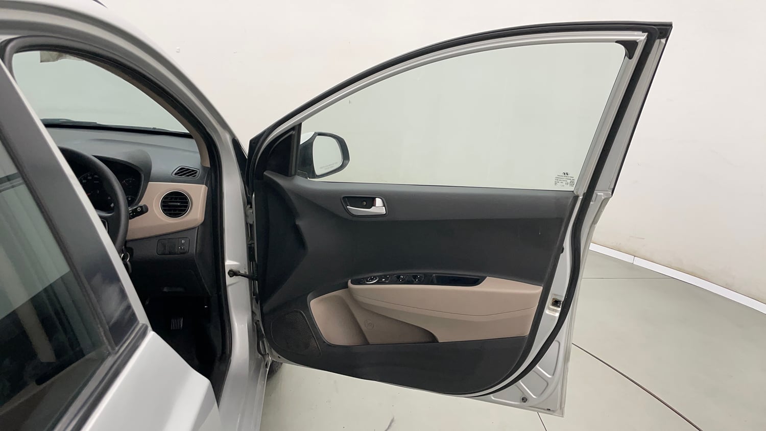 Used 2017 Hyundai Grand i10 Sportz 1.2 Kappa VTVT Petrol Manual interior RIGHT FRONT DOOR OPEN VIEW