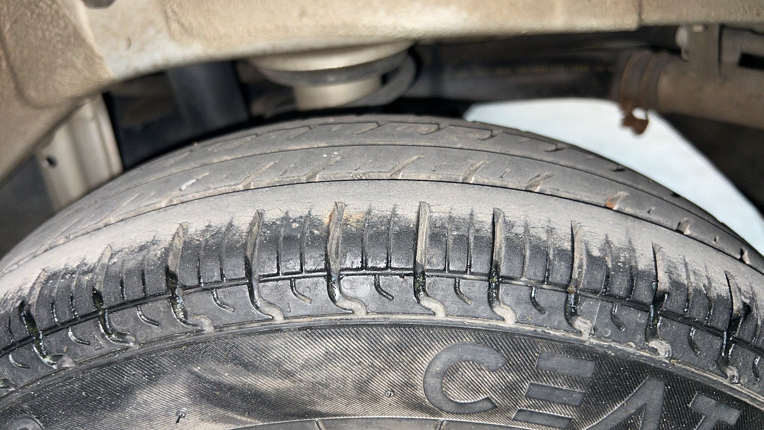 Used 2017 Maruti Suzuki Alto 800 LXi (O) Petrol Manual tyres LEFT REAR TYRE TREAD VIEW