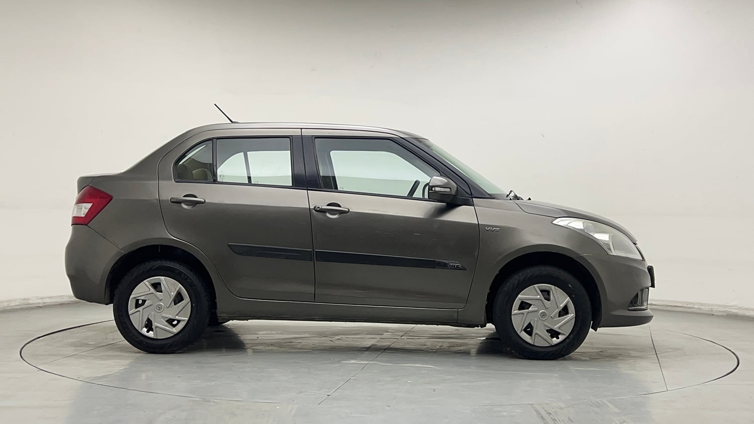 Used 2015 Maruti Suzuki Swift Dzire VXI Petrol Manual exterior RIGHT SIDE VIEW