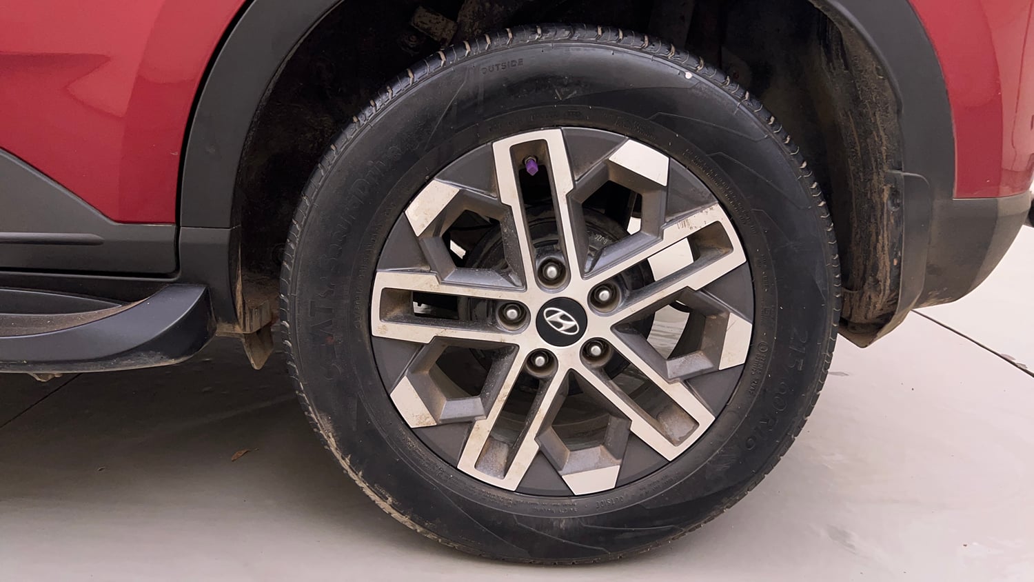 Used 2023 Hyundai Venue SX (O) 1.0 Turbo DCT Petrol Automatic tyres LEFT REAR TYRE RIM VIEW