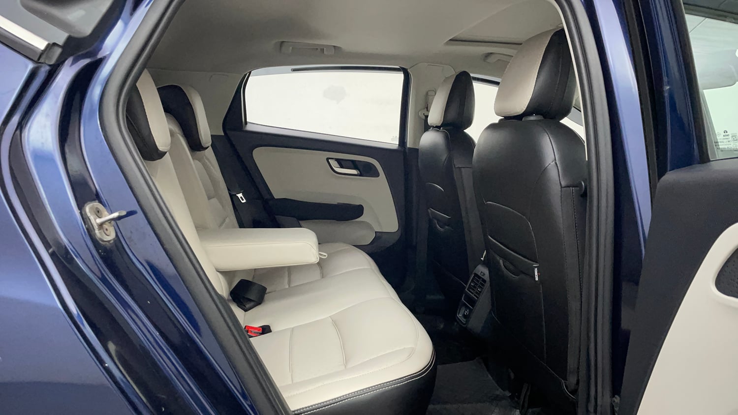 Used 2023 Tata Altroz XZ Plus (S) Petrol Manual interior RIGHT SIDE REAR DOOR CABIN VIEW
