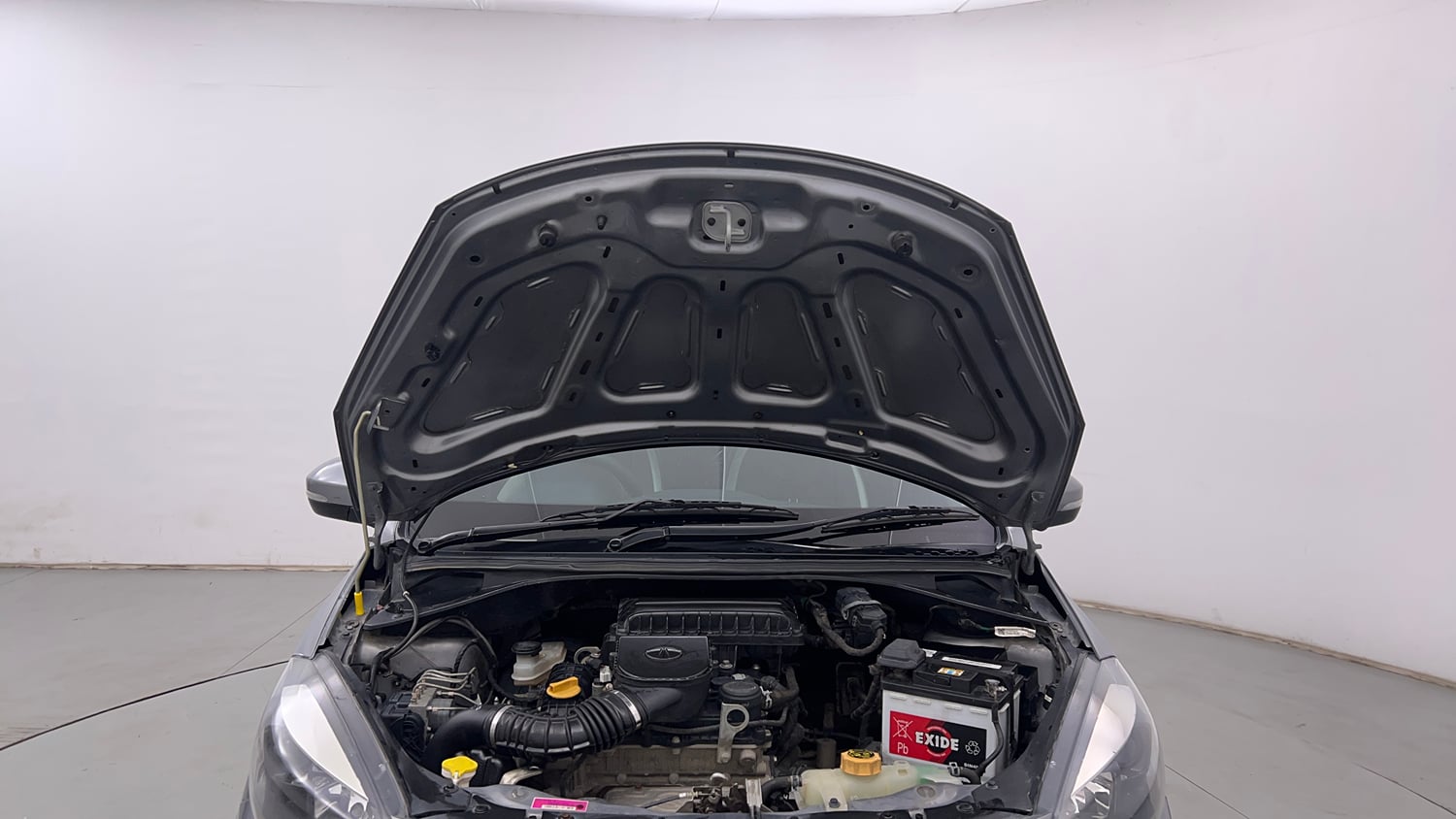 Used 2020 Tata Tiago Revotron XZ Plus Petrol Manual engine ENGINE & BONNET OPEN FRONT VIEW