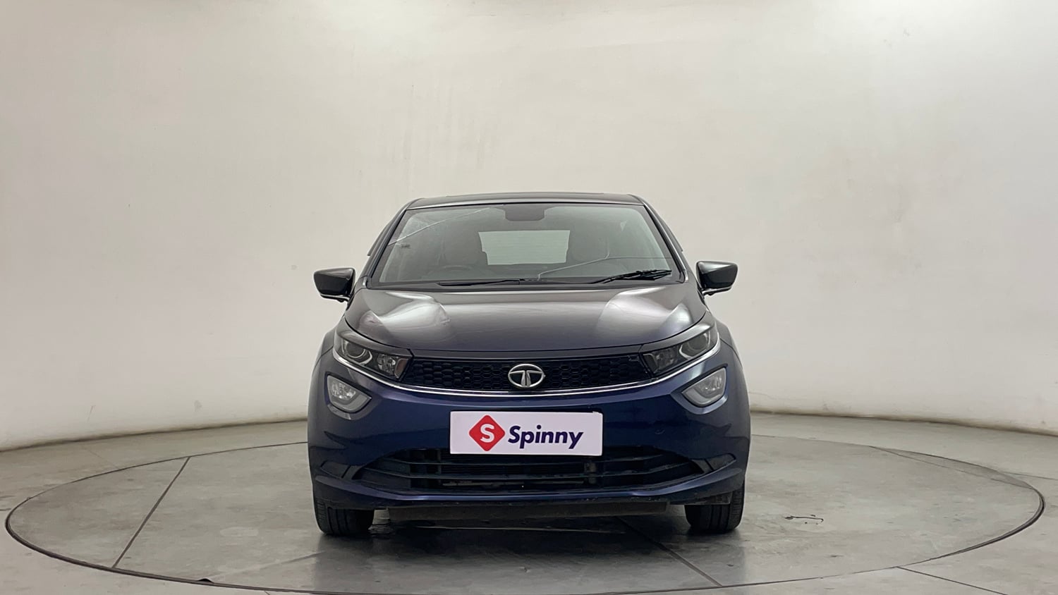 Used 2023 Tata Altroz XZ Plus (S) Petrol Manual exterior FRONT VIEW