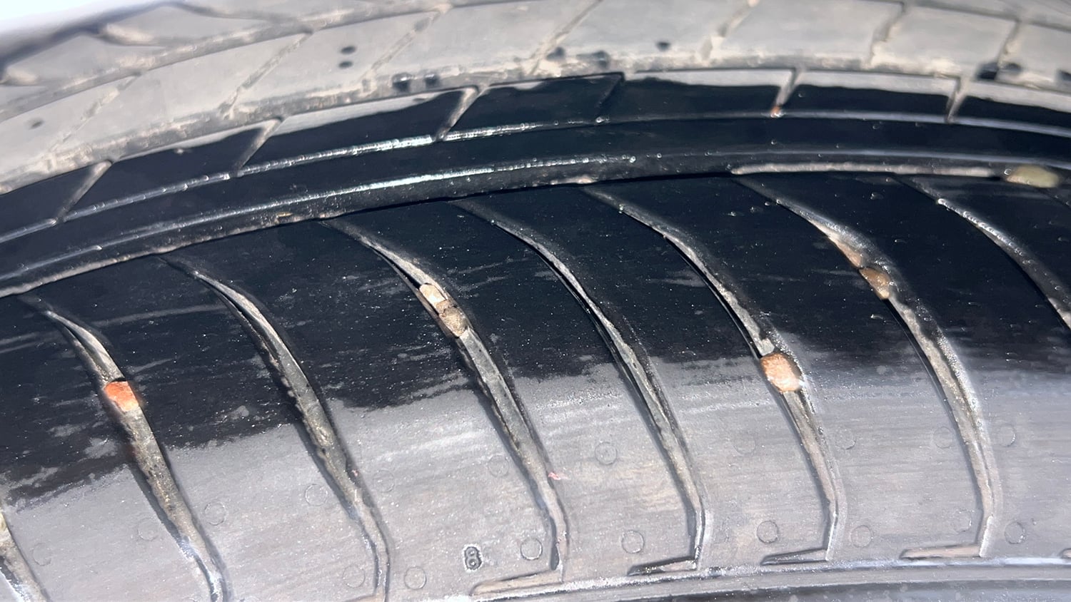 Used 2020 Tata Tiago Revotron XZ Plus Petrol Manual tyres LEFT REAR TYRE TREAD VIEW
