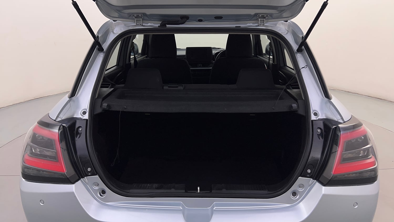 Used 2026 Maruti Suzuki Swift VXi (O) Petrol Manual interior DICKY INSIDE VIEW