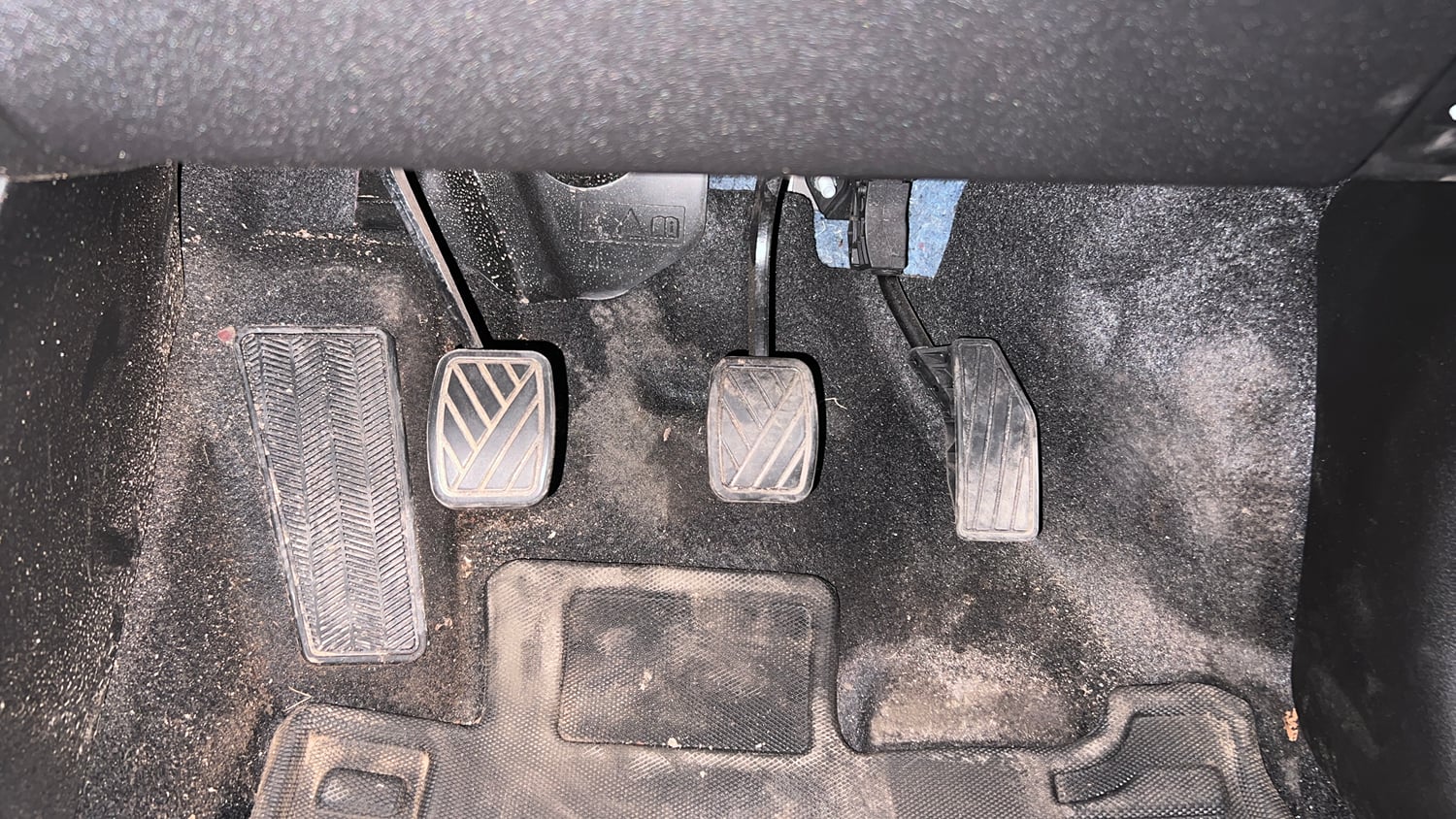 Used 2026 Maruti Suzuki Swift VXi (O) Petrol Manual interior PEDALS VIEW