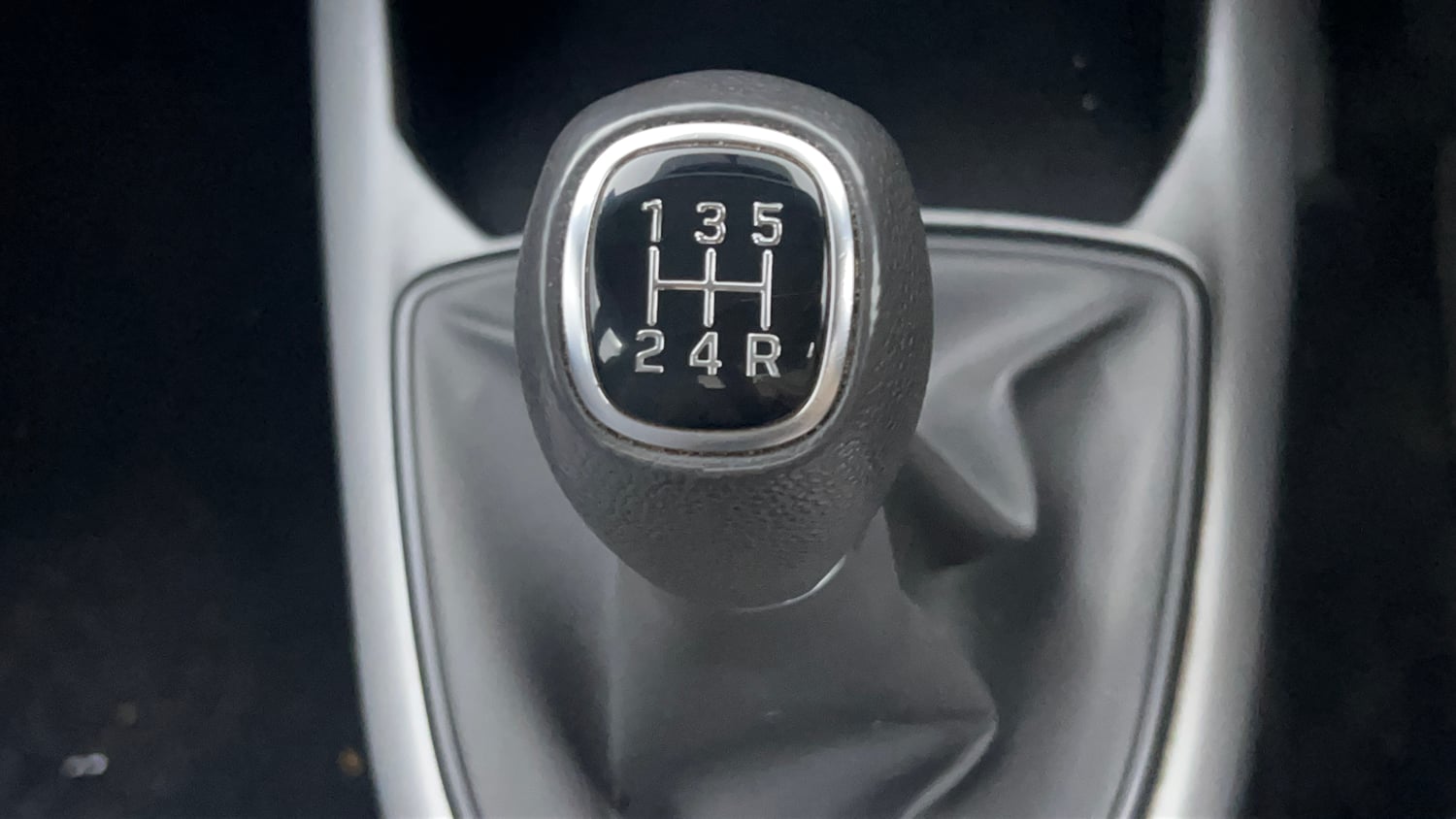 Used 2022 Hyundai Grand i10 Nios Sportz 1.2 Kappa VTVT Petrol Manual interior GEAR  KNOB VIEW