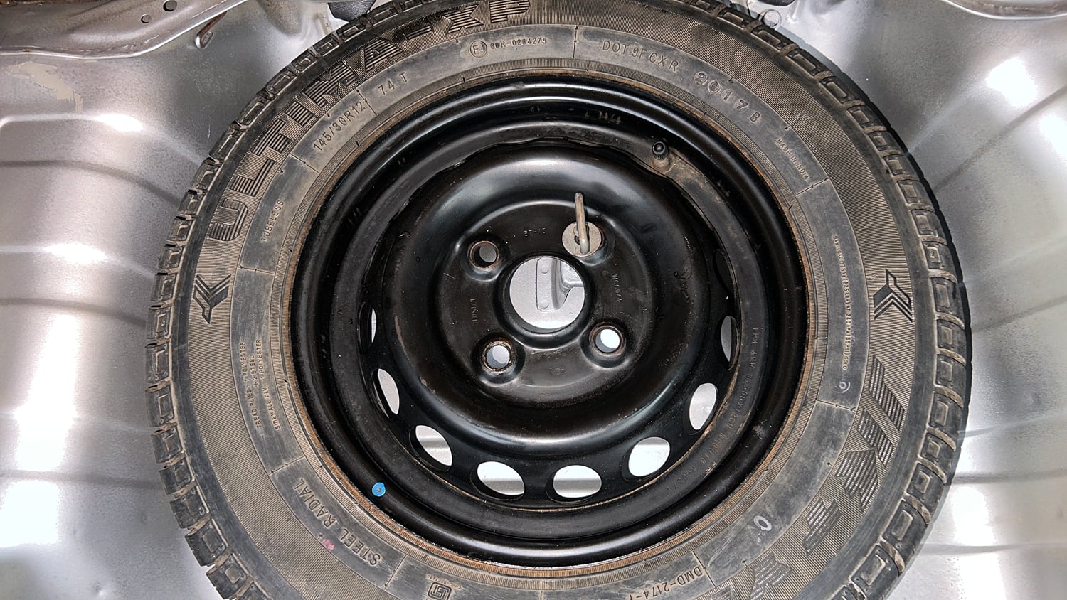 Used 2017 Maruti Suzuki Alto 800 LXi (O) Petrol Manual tyres SPARE TYRE VIEW
