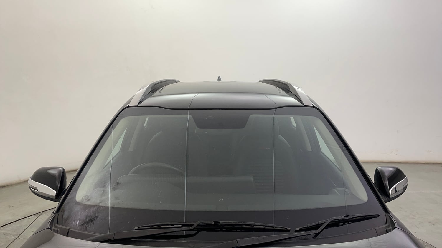 Used 2020 Kia Sonet GTX Plus 1.5 AT Diesel Automatic exterior FRONT WINDSHIELD VIEW