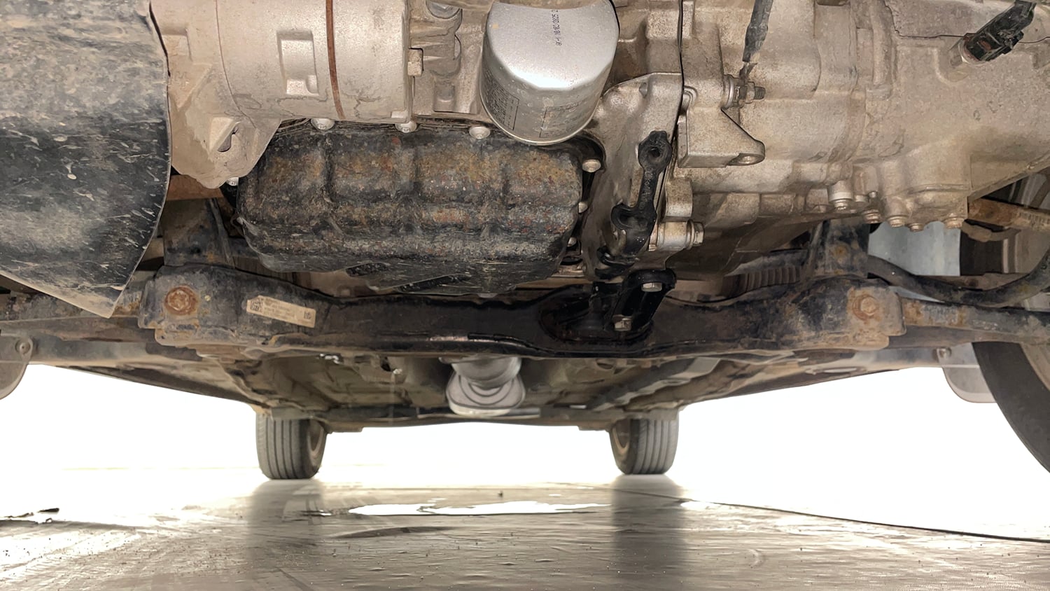 Used 2022 Volkswagen Taigun Highline 1.0 TSI MT Petrol Manual extra FRONT LEFT UNDERBODY VIEW