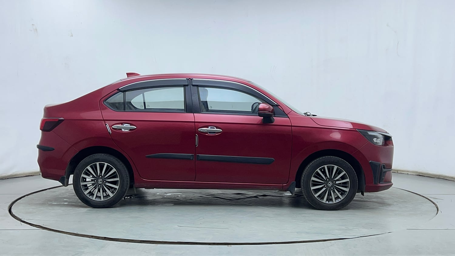 Used 2025 Honda Amaze ZX 1.2 Petrol CVT Petrol Automatic exterior RIGHT SIDE VIEW